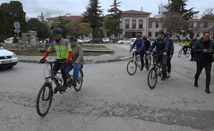 Kırklareli’nde 3 Aralık Dünya Engelliler Gününde farkındalık için pedala bastılar