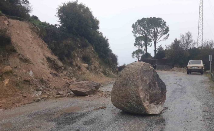 Koçarlı’da aşırı yağışlarla ulaşıma kapanan yol açıldı