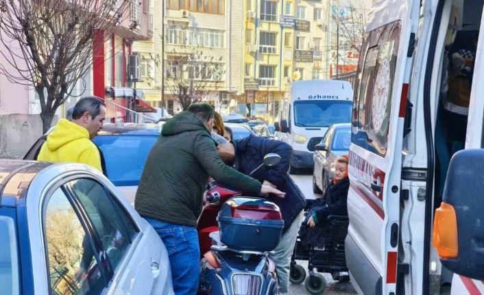 Kontrolden çıkan motosiklet devrildi: 1 yaralı