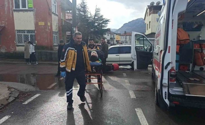 Konya’da elektrikli bisiklet ile otomobil çarpıştı: 1 yaralı