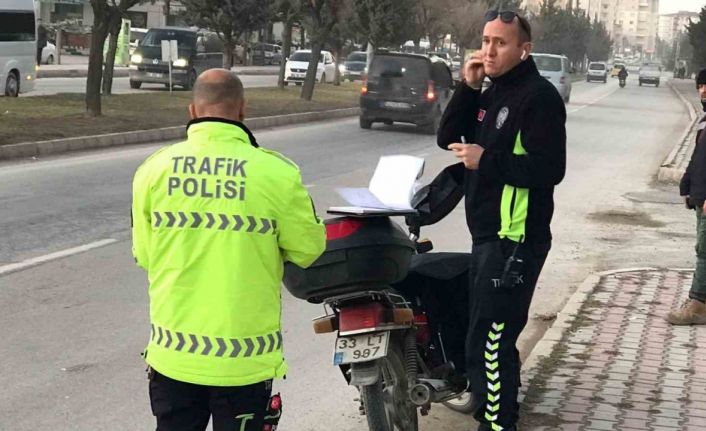 Konya’da motosiklet yayaya çarptı: 2 yaralı