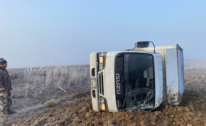 Kulu’da kamyonet devrildi: 1 yaralı