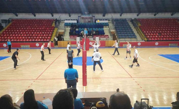 Kütahya’da eğitim çalışanları voleybol turnuvası sonuçlandı