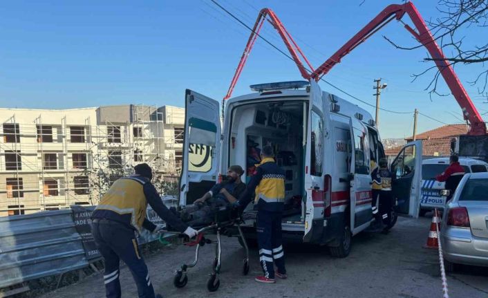 Lastik bomba gibi patladı: 2 yaralı