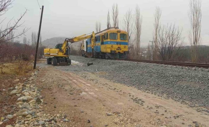 Malatya’da raylardan çıkan lokomotif paniğe neden oldu