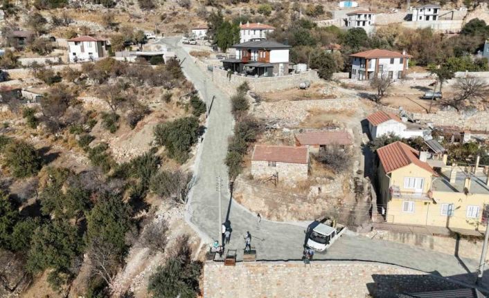 Marmaris Belediyesi’nden Söğüt Mahallesi’nde yol çalışması