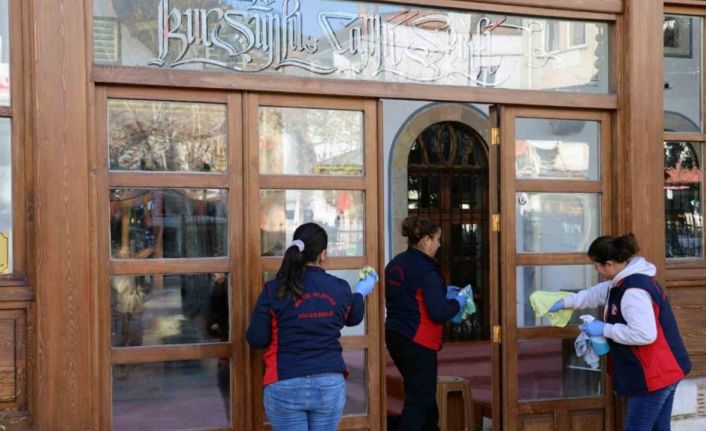 Menteşe Belediyesi 145 cami ve 810 eve temizlik hizmeti verdi