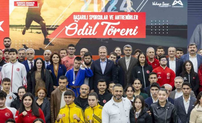 Mersin’de başarılı sporcular ve antrenörler ödüllendirildi