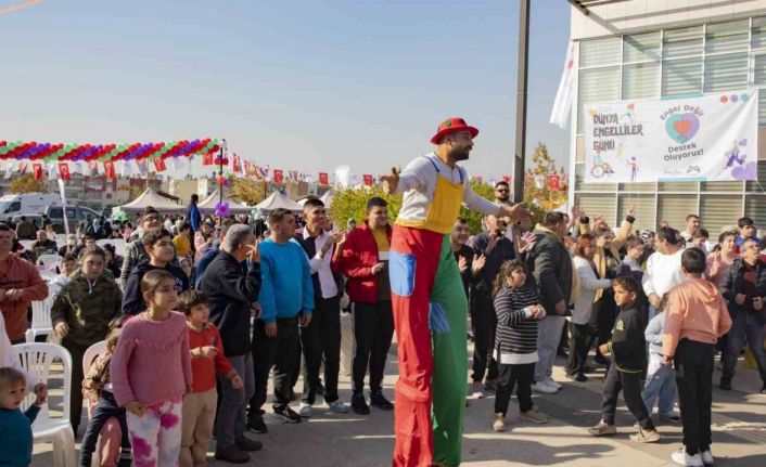 Mersin’de ’Dünya Engelliler Günü’nde özel bireylere coşkulu kutlama