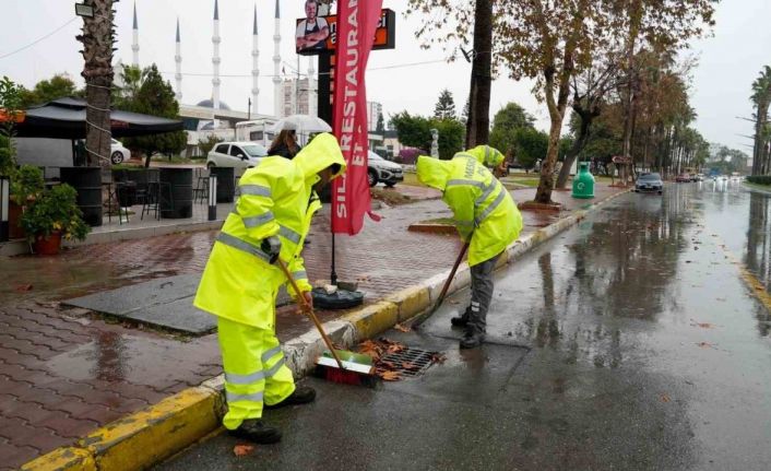 Mersin’de şiddetli yağışa karşı MESKİ ekipleri teyakkuzda