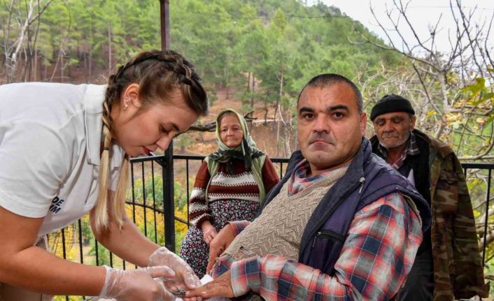 Mersin’de yaş almış vatandaşları unutulmuyor