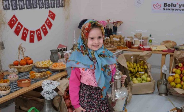 Minikler kolları sıvadı, yerli malı haftasında tezgahın başına geçti