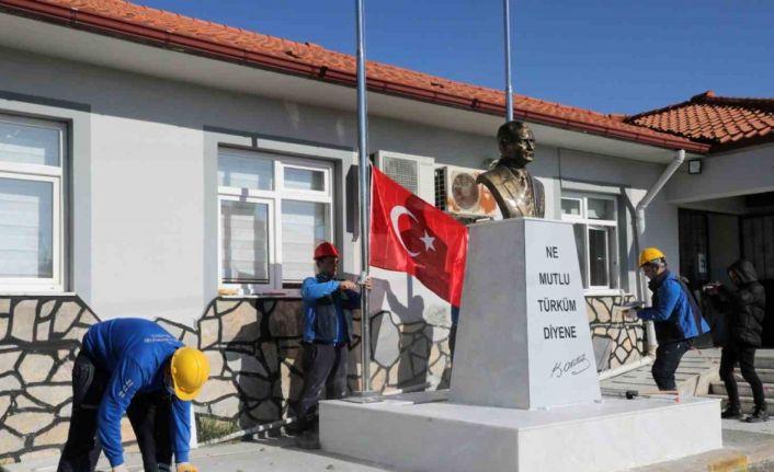 Muğla Büyükşehir il genelinde 248 Atatürk büstü yaptı