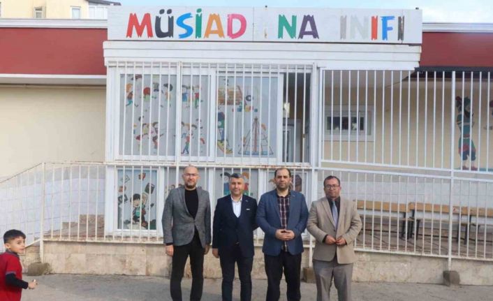 MÜSİAD Antalya Şubesi’nden öğrencilerin eğitimine destek