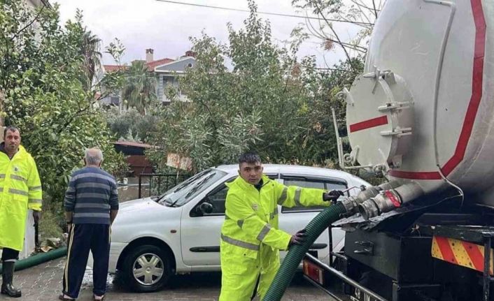 MUSKİ ekiplerinden yağmur mesaisi