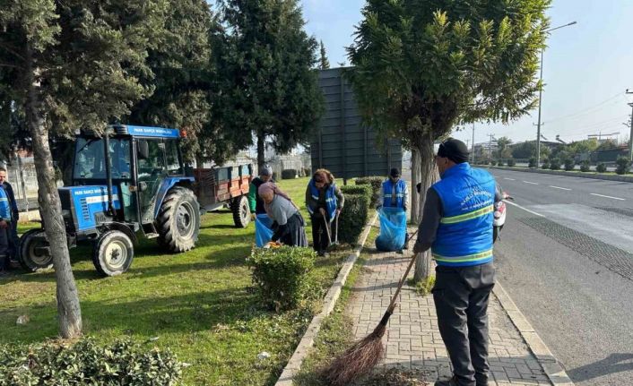 Nazilli Belediyesi ekiplerinden karayolu bölgesinde çalışma