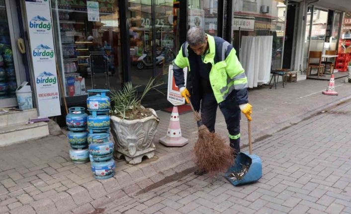 Nazilli’de bir saatte 3 binden fazla izmarit toplandı