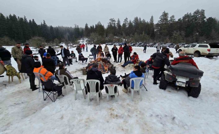 Offroad tutkunlarından yuvada kalan çocuklar için unutulmaz kış kampı