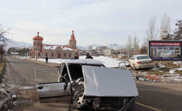 Oltu’da trafik kazası: 4 yaralı