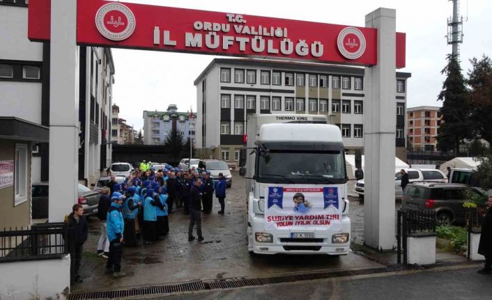 Ordu’da Halep’e 4 tır insani yardım malzemesi gönderildi