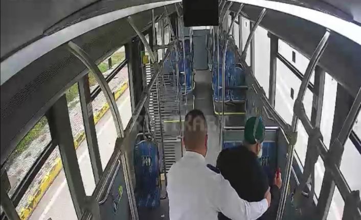 Otobüs şoföründen örnek davranış