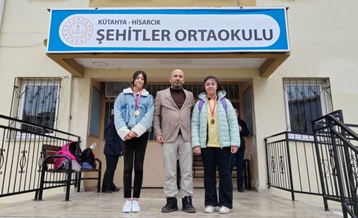 Öykü yarışması il birincisi ve ikincisi Hisarcık Şehitler Ortaokulundan