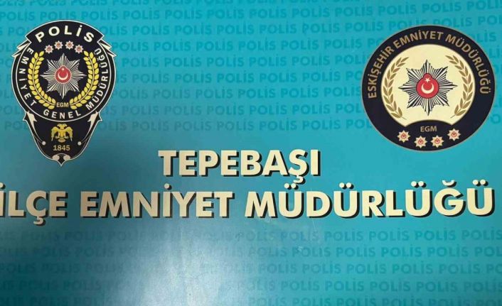 Polis ekiplerinin çalışmalarında uyuşturucu madde ve silah ele geçirildi