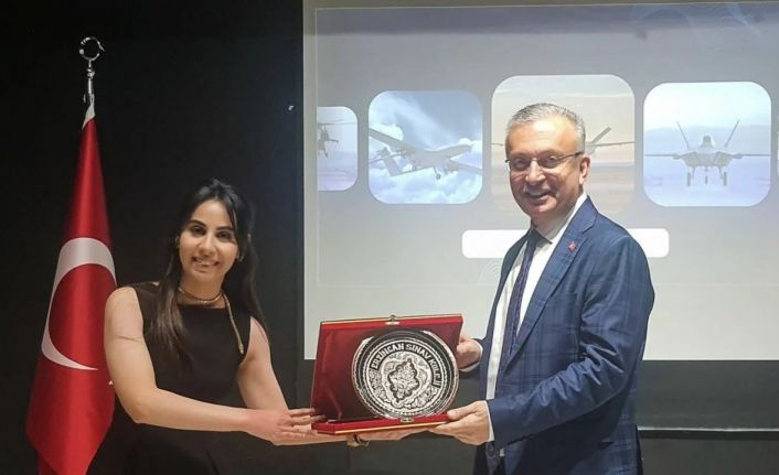 Rektör Levent “Girişimcilik ve Savunma Sanayi” konferansına katıldı