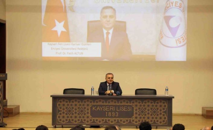 Rektör Prof. Dr. Altun, Kayseri Lisesi öğrencileri ile buluştu