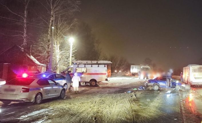 Rusya’da otomobil otobüsle çarpıştı: 3 ölü