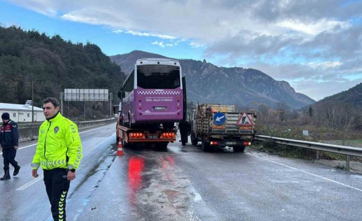 Sakarya’da 6 araçlı zincirleme kaza: 15 hafif yaralı