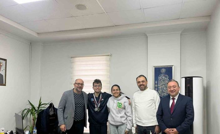 Sakaryalı sporcu, Antalya’daki şampiyonaya damga vurdu