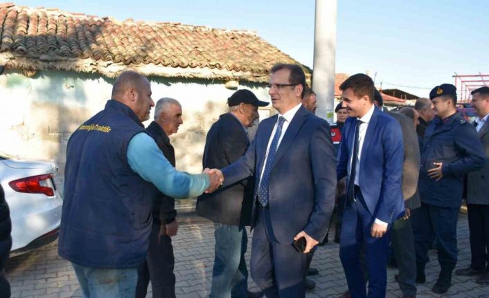 Salihli Kaymakamı Güldoğan, 3 mahallede talepleri dinledi