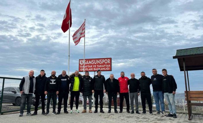 Samsunspor taraftarları ve spor polisi arasında fikir alışverişi