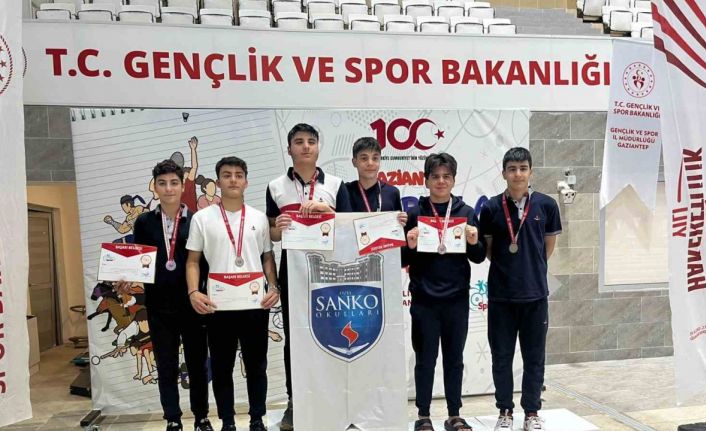 SANKO Okulları yüzmede şampiyon oldu