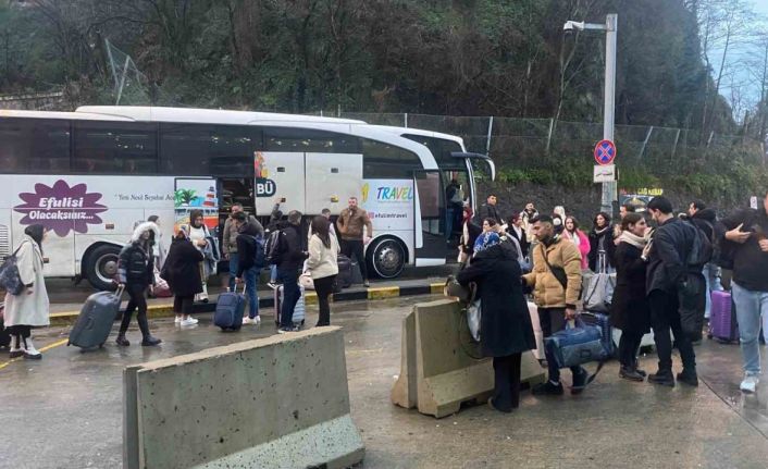 Sarp Sınır Kapısı’nda yılbaşı yoğunluğu