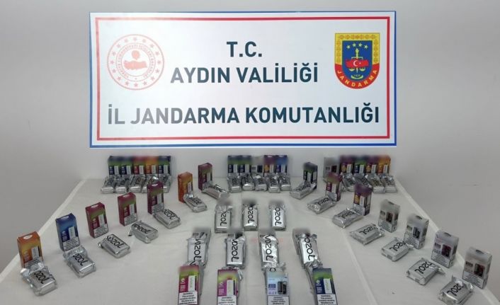 Satış yaparken jandarmaya yakalandı