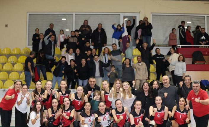 Şehzadeler Belediyesi Küçük Kızlar Voleybol Takımı final grubuna yükseldi