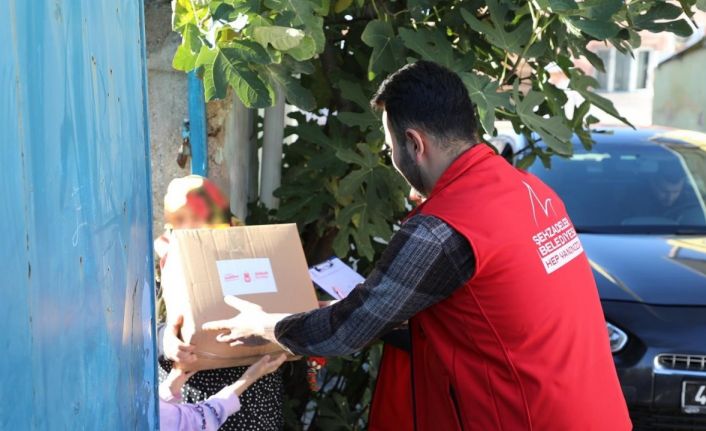 Şehzadeler Belediyesi’nden ihtiyaç sahiplerine gıda yardımı