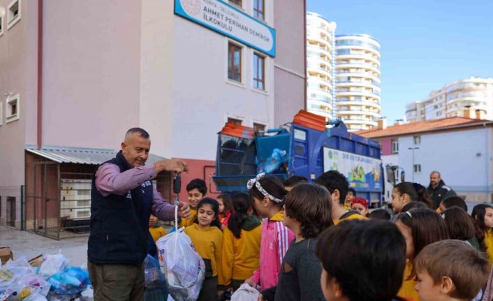 Selçuklu’da okullar sıfır atık için yarışıyor