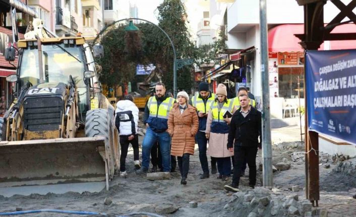 Selçuk’ta çarşı içi çalışmalar hız kesmeden devam ediyor