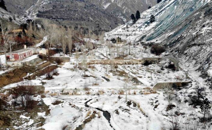 Sibirya soğukları Erzincan’ı dondurdu