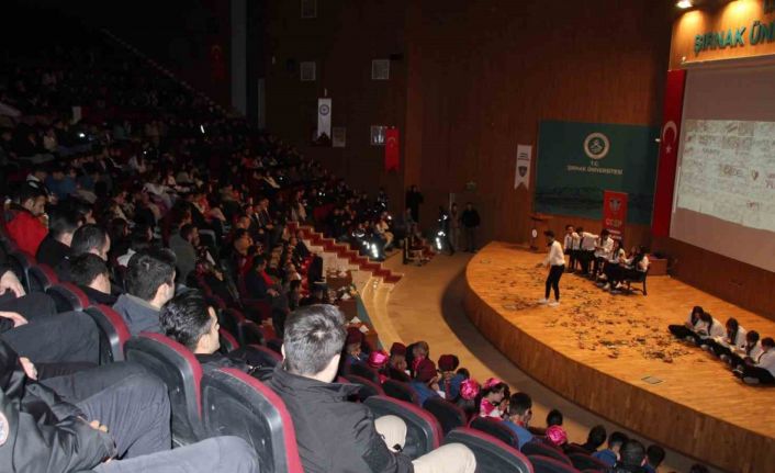 Şırnak polisi düzenlediği etkinliklerle 25 bin çocuğa ulaştı