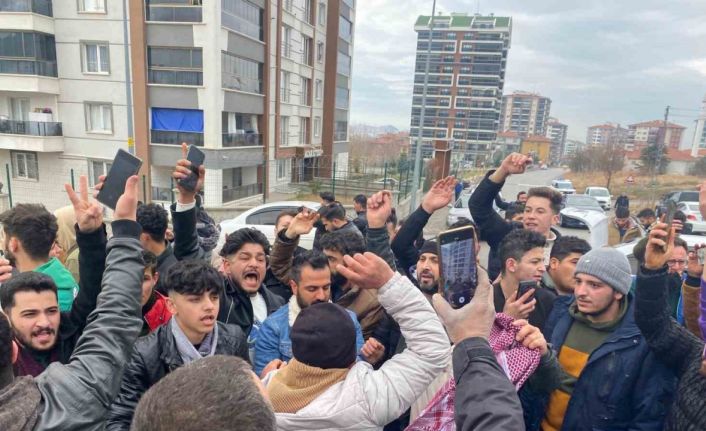 Suriye’de Esed rejiminin son bulması Ankara’da coşkuyla kutlanıyor