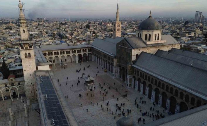 Suriyeliler, tarihi Emevi Camii’ne akın etmeye devam ediyor