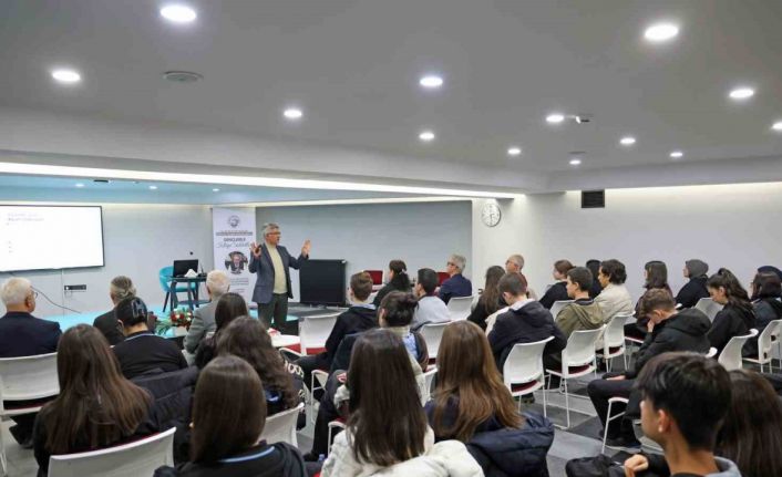 Talas’ın yazar okulu seminerlerinde bu hafta Ahmet Sıvacı konuk olacak