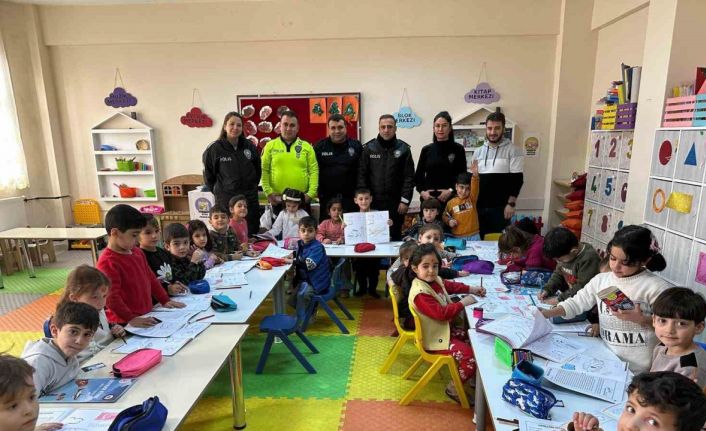 Tatvan’da miniklere polislik mesleği tanıtıldı