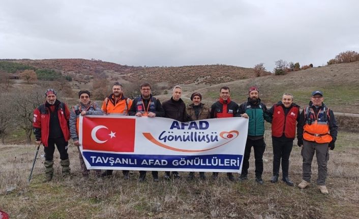 Tavşanlı’da gönüllüler ve amatör telsizciler Sarıkamış şehitlerini andı