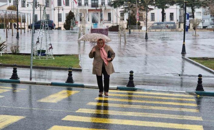 Tekirdağ’da sağanak yağış etkili oldu