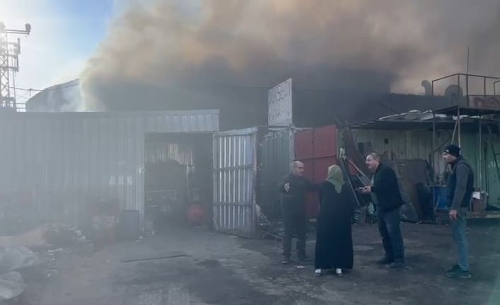 Tekirdağ’da tır parkında yangın paniği